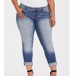 TORRID Boyfriend Mid-Rise Jeans Sz 14 Stretch